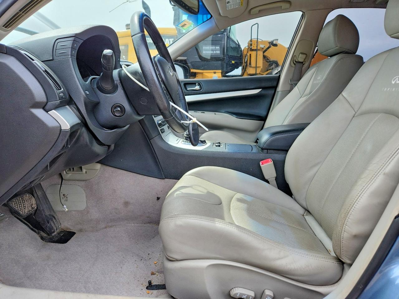 2009 INFINITI G37 photo 19