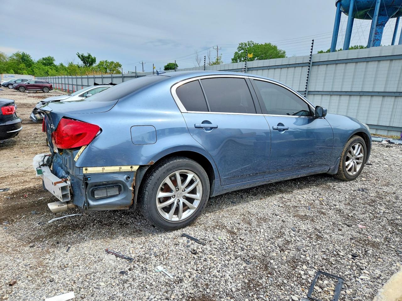 2009 INFINITI G37 photo 7