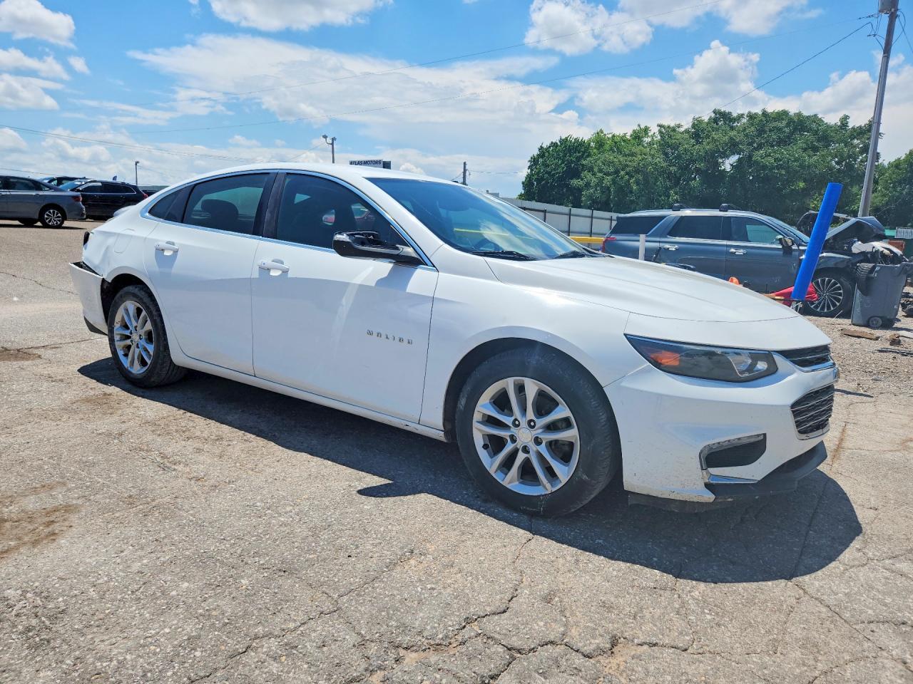 2017 CHEVROLET MALIBU photo 4