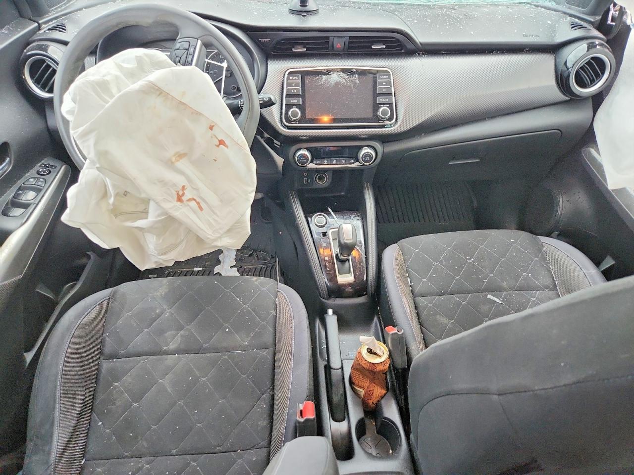 2019 NISSAN KICKS photo 15