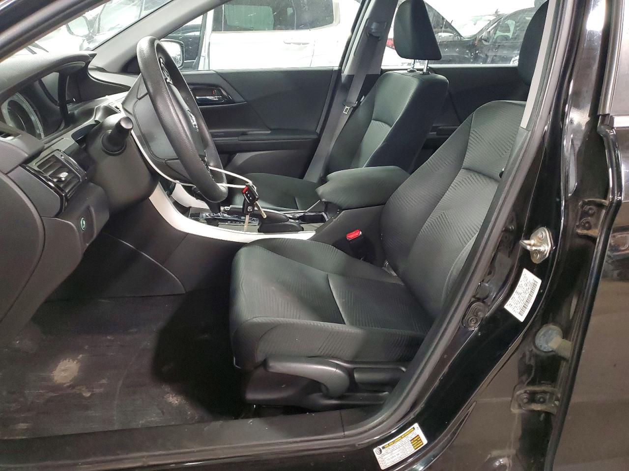 2016 HONDA ACCORD LX photo 19