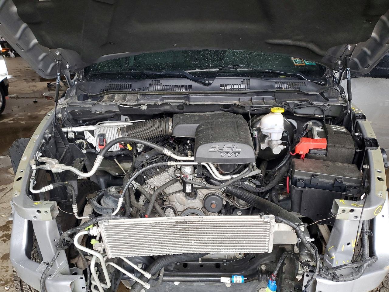 2024 RAM 1500 CLASSIC SLT photo 21