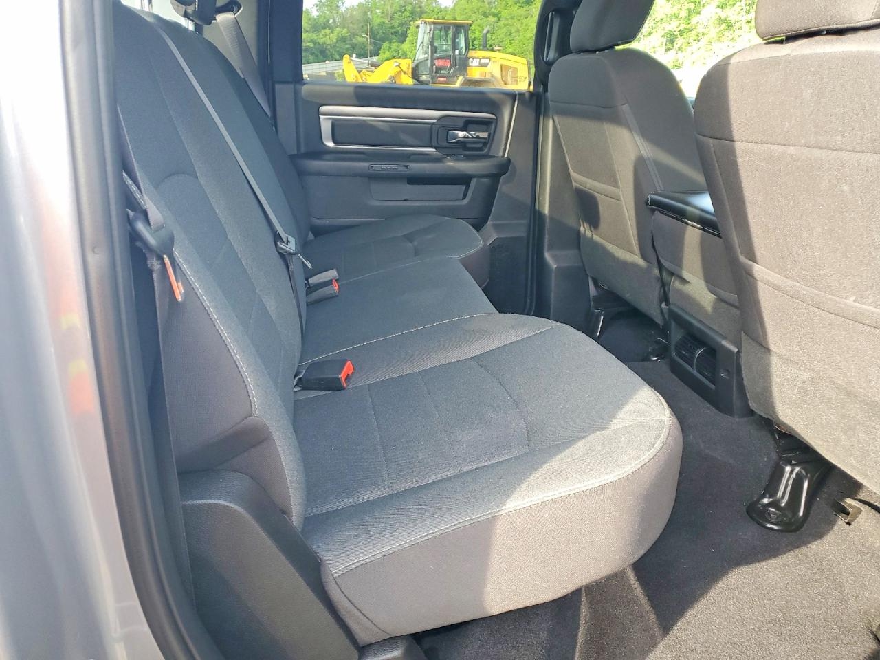 2024 RAM 1500 CLASSIC SLT photo 19