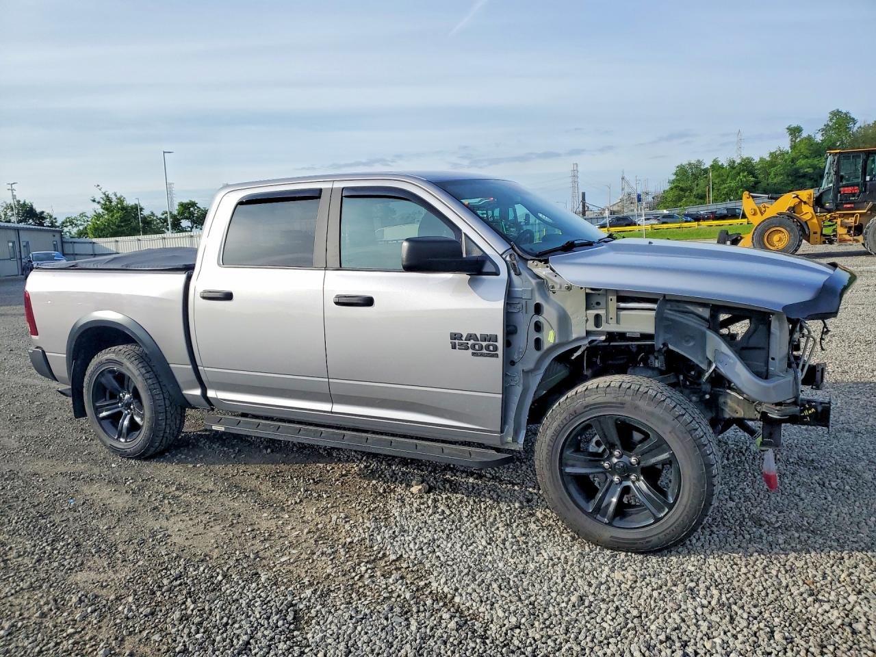 2024 RAM 1500 CLASSIC SLT photo 7