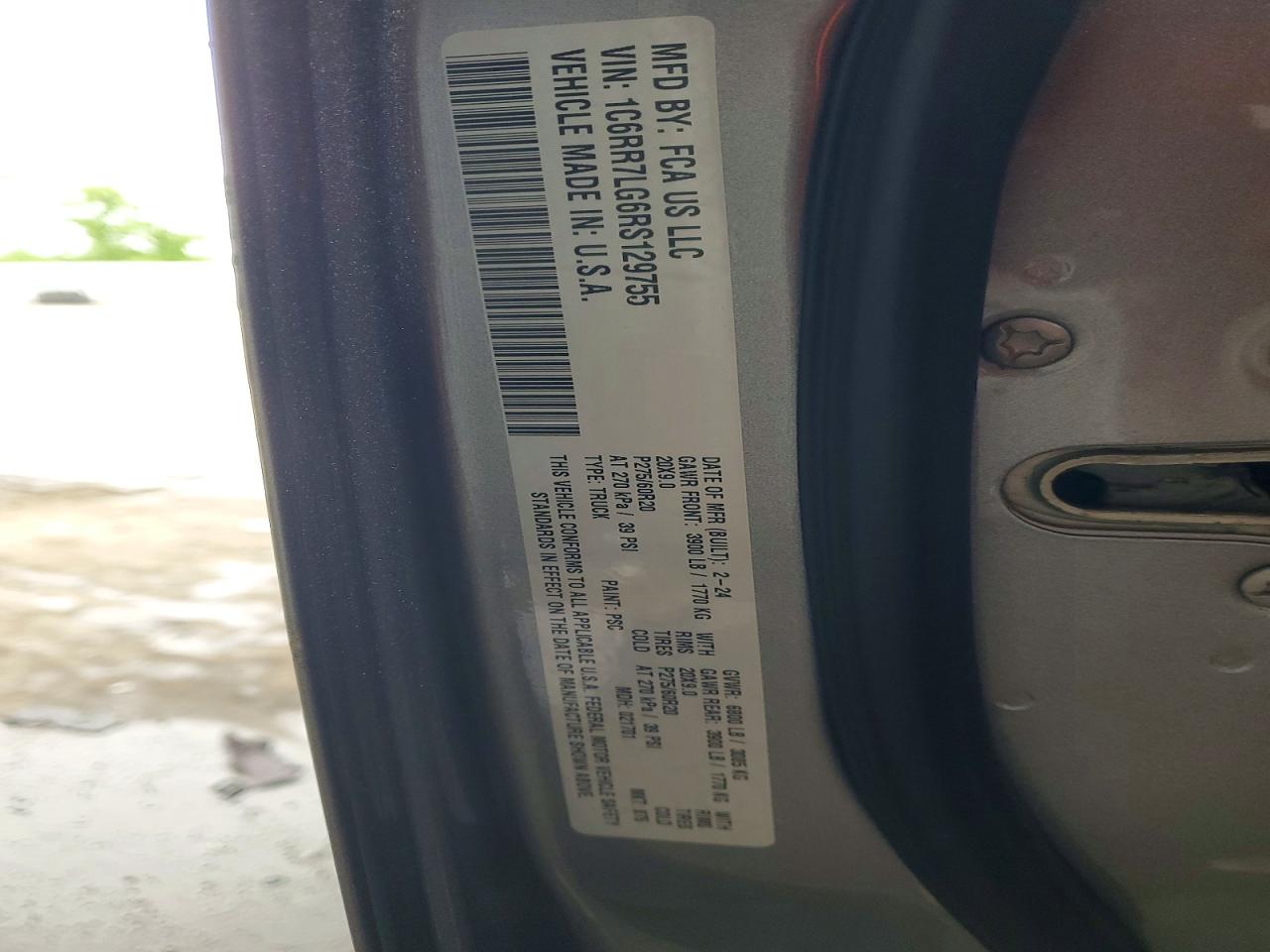 2024 RAM 1500 CLASSIC SLT photo 25