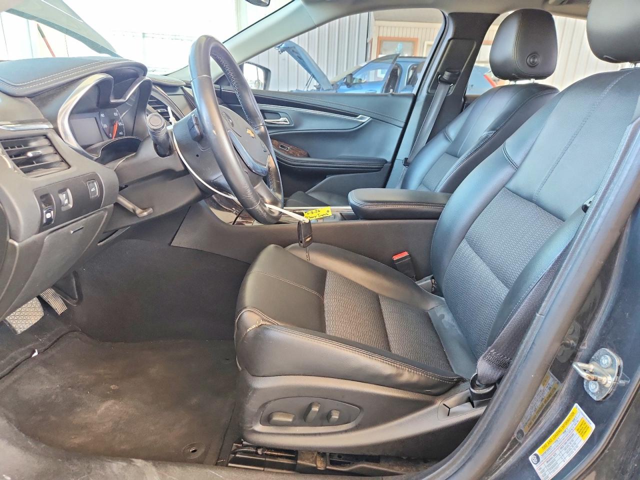 2015 CHEVROLET IMPALA LT photo 13