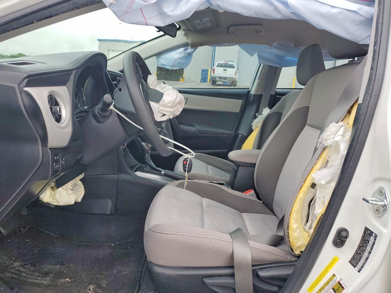 2018 TOYOTA COROLLA LE photo 7
