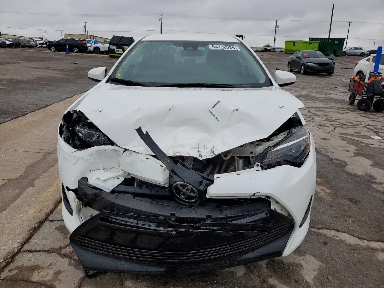 2018 TOYOTA COROLLA LE photo 5