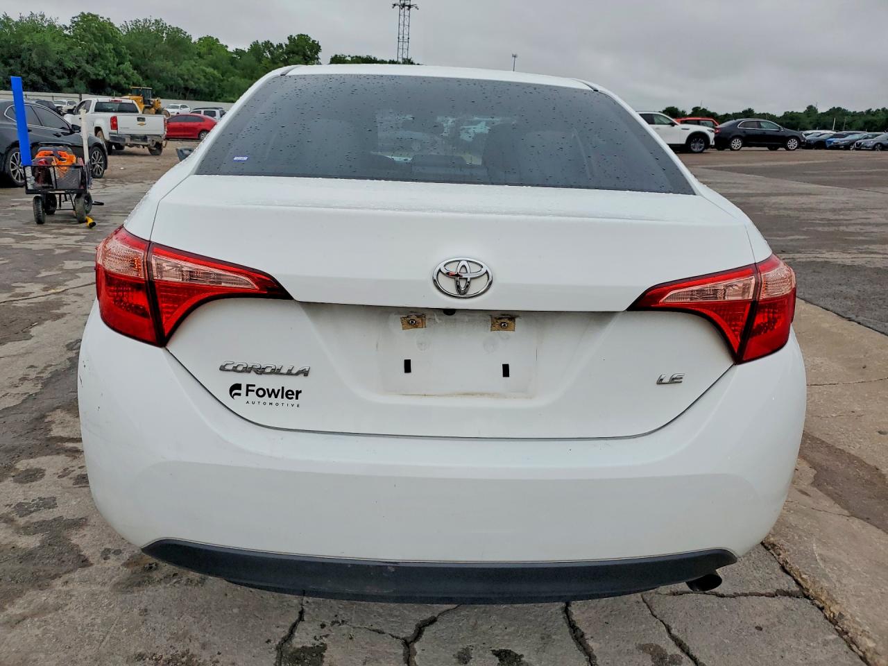 2018 TOYOTA COROLLA LE photo 6
