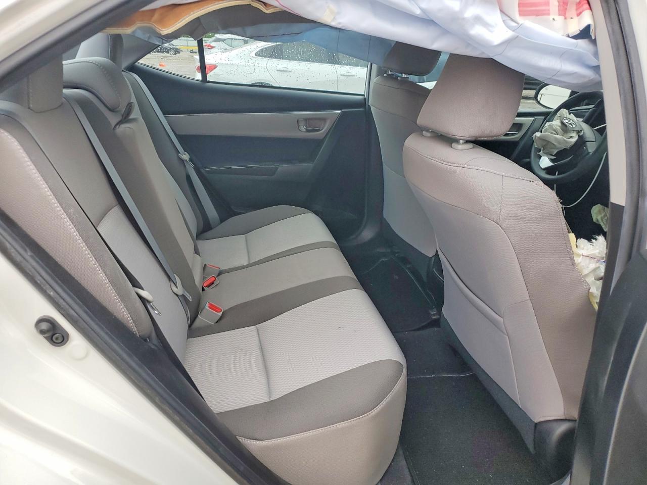 2018 TOYOTA COROLLA LE photo 10