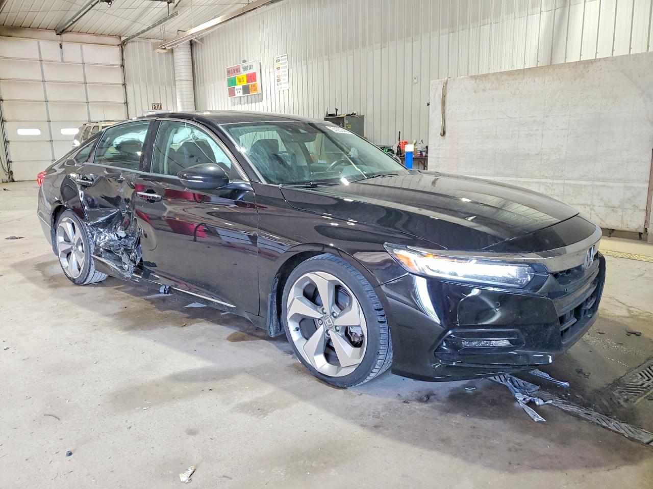 2018 HONDA ACCORD TOURING photo 4