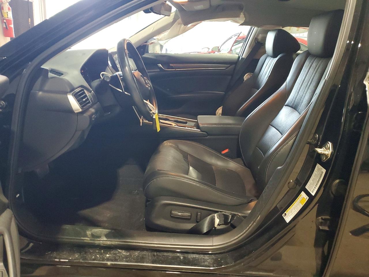 2018 HONDA ACCORD TOURING photo 7