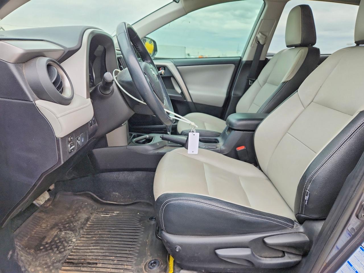 2018 TOYOTA RAV4 XLE photo 13