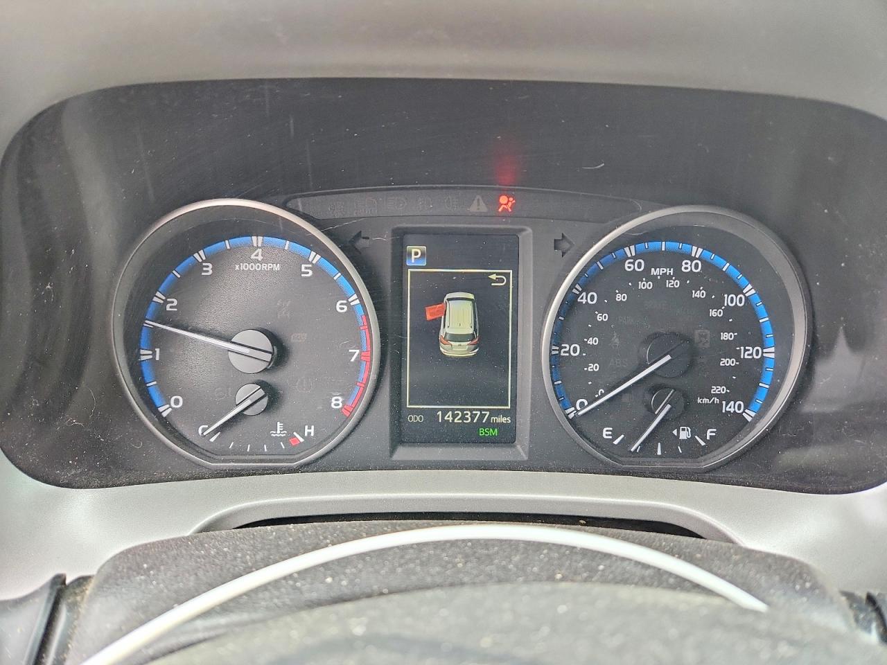 2018 TOYOTA RAV4 XLE photo 17