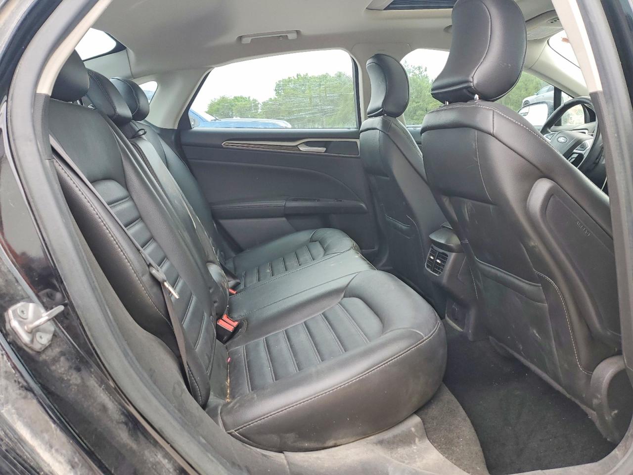 2016 FORD FUSION SE photo 19
