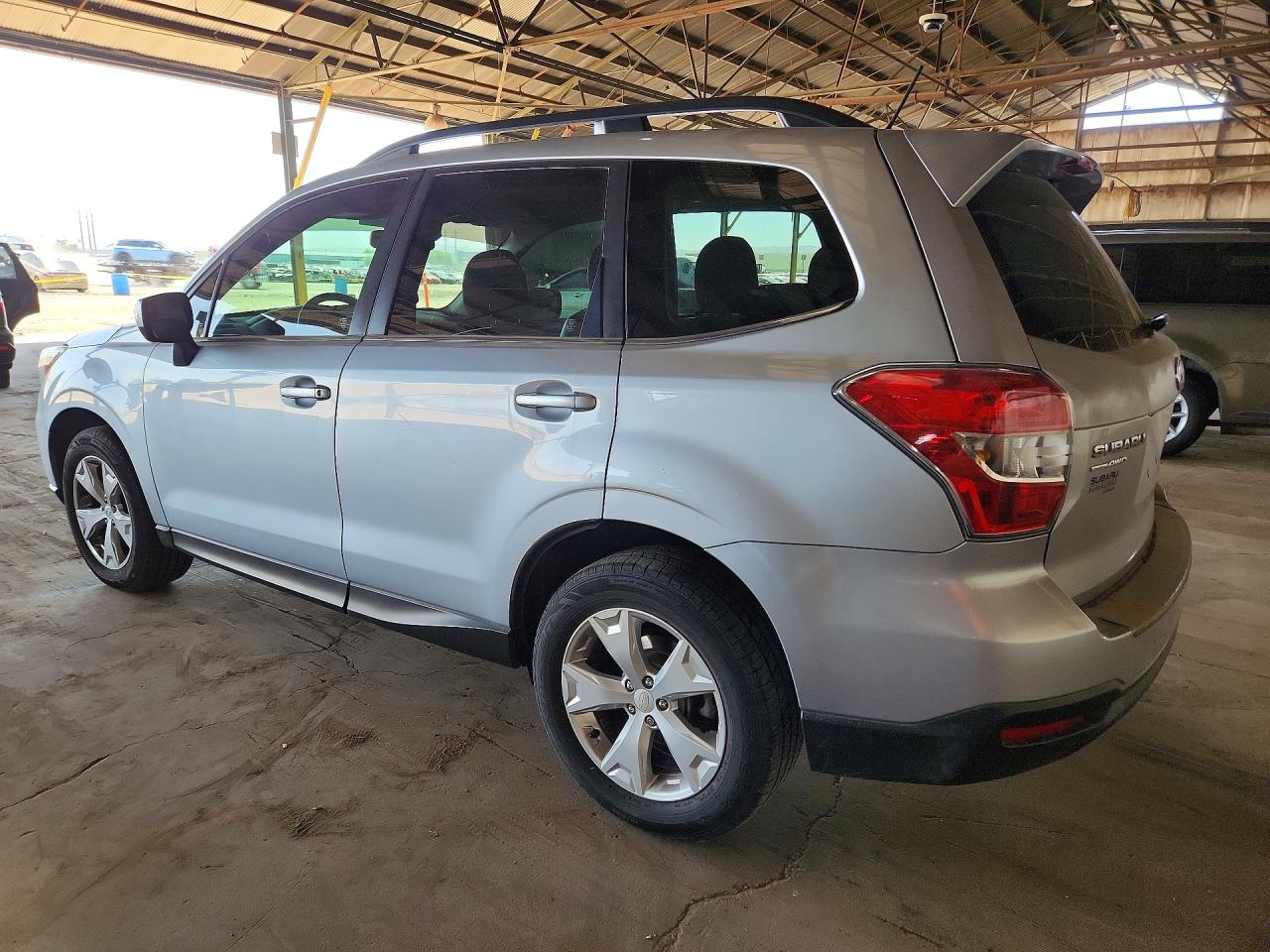 2015 SUBARU FORESTER photo 3