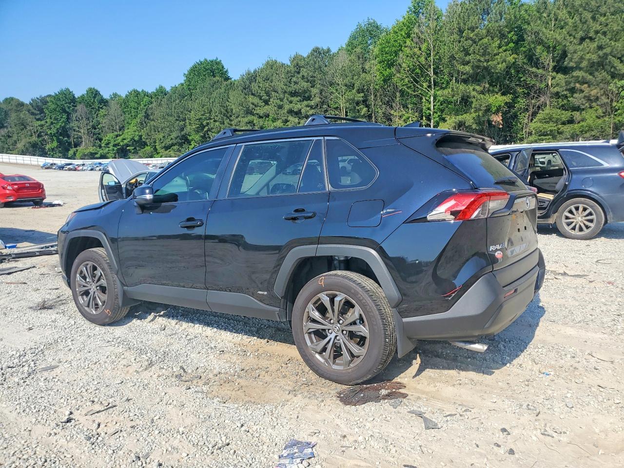 2025 TOYOTA RAV4 XLE PREMIUM photo 4