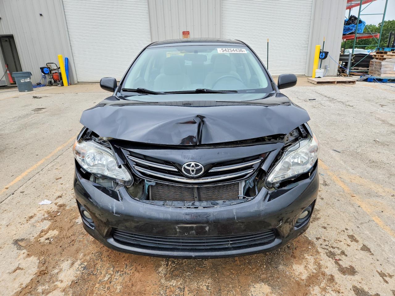 2013 TOYOTA COROLLA LE photo 9