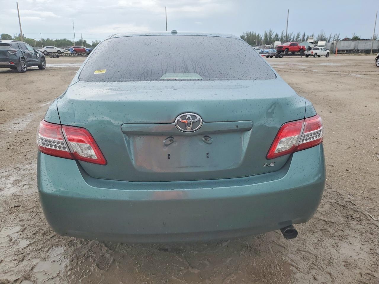 2010 TOYOTA CAMRY LE photo 16