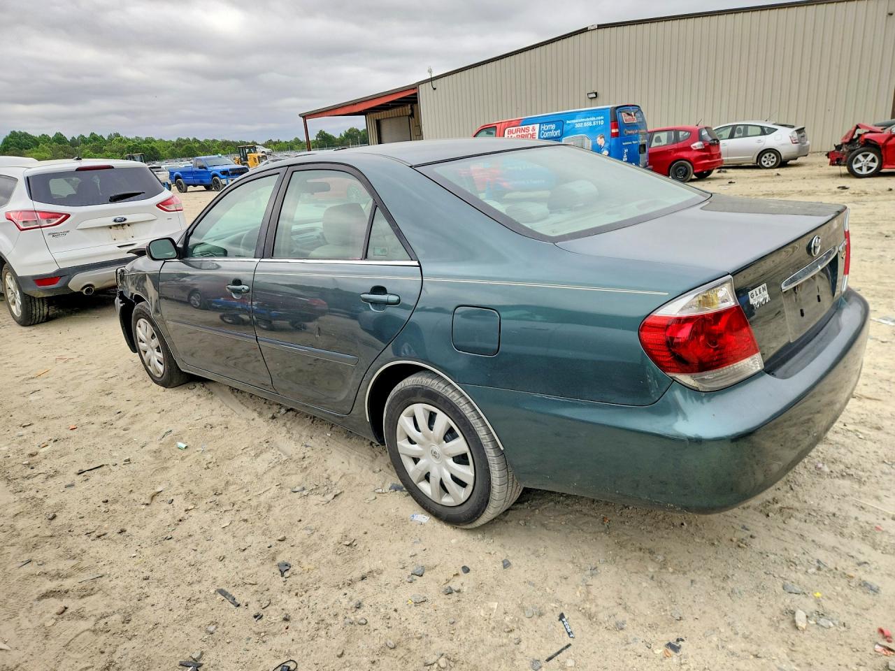 2005 TOYOTA CAMRY LE photo 3
