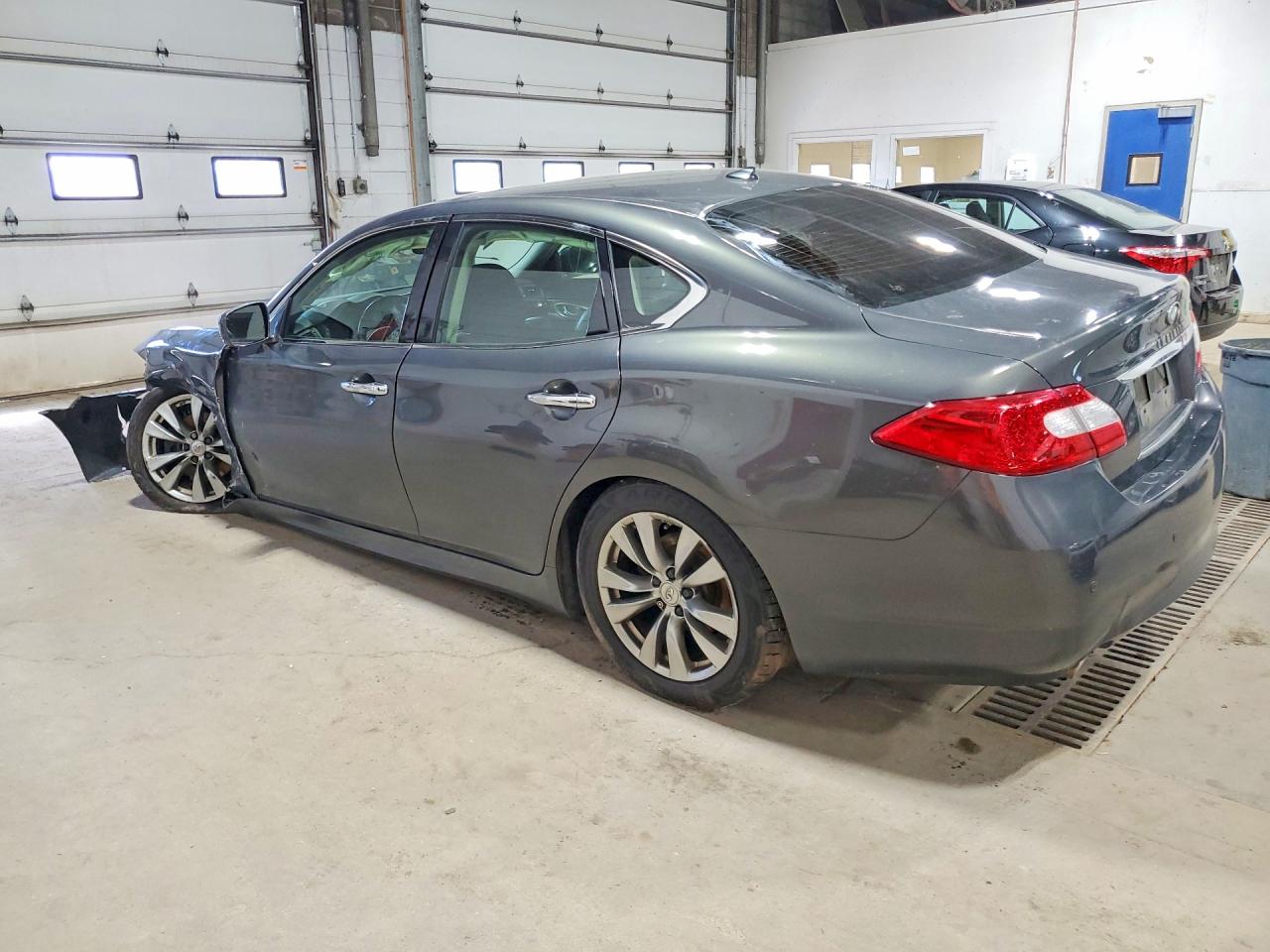 2013 INFINITI M37 X photo 3