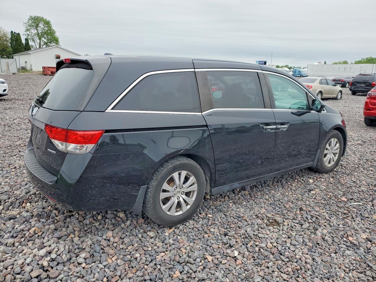 2016 HONDA ODYSSEY SE photo 3