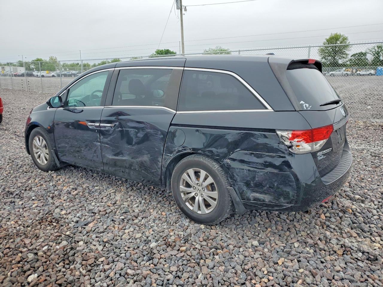 2016 HONDA ODYSSEY SE photo 2