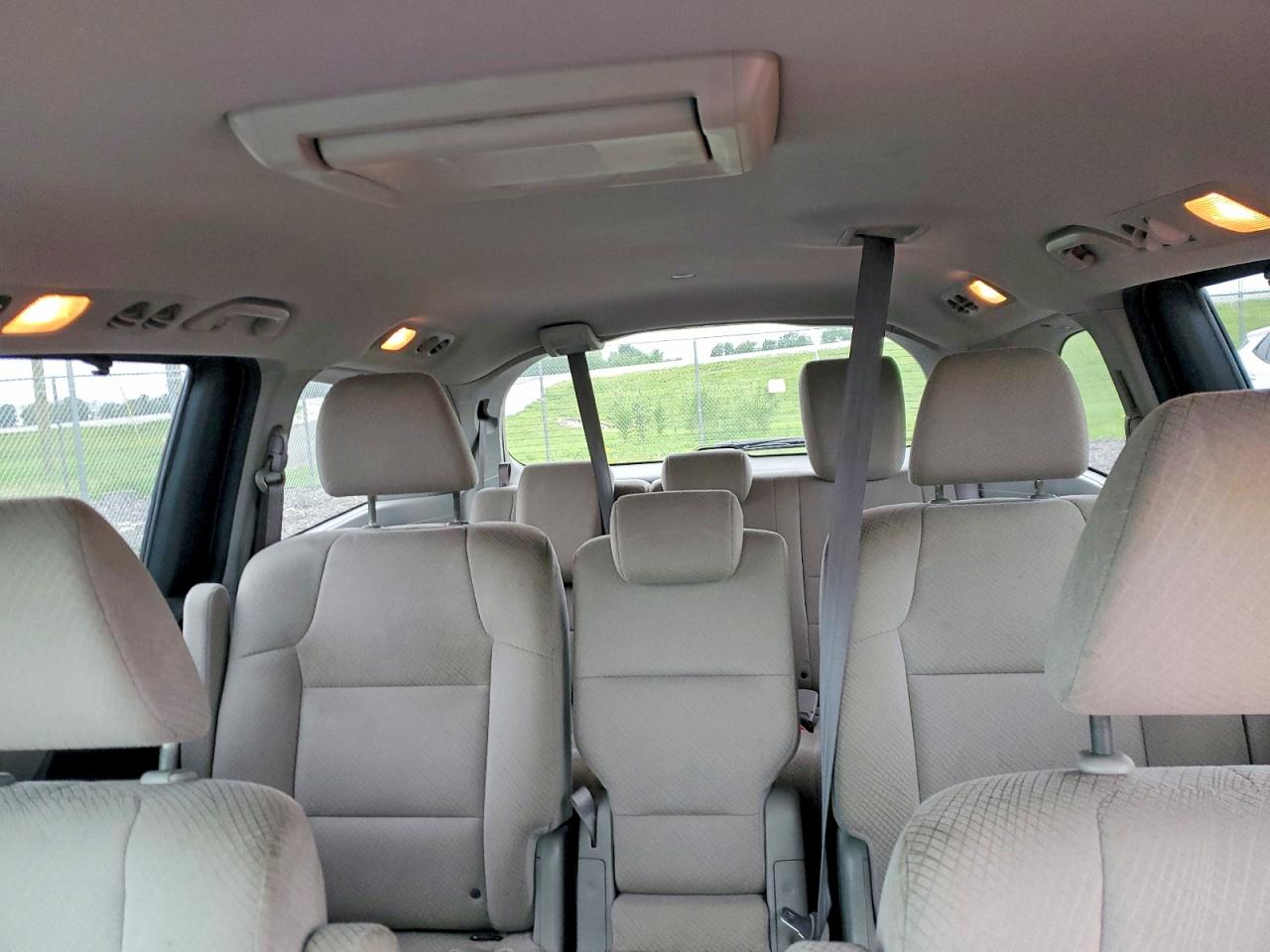 2016 HONDA ODYSSEY SE photo 10
