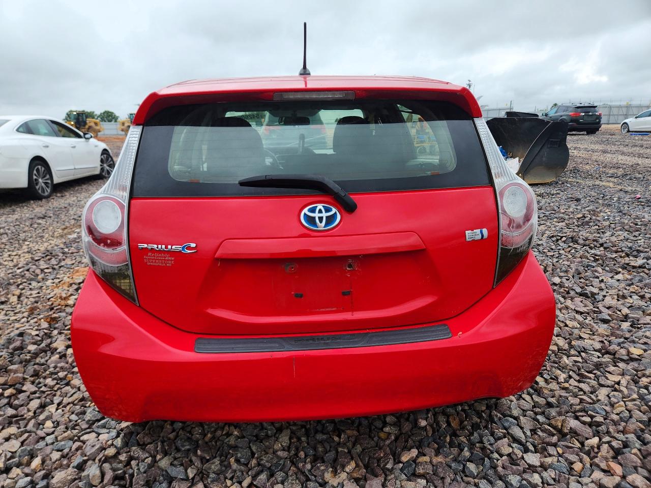 2014 TOYOTA PRIUS C TWO photo 16