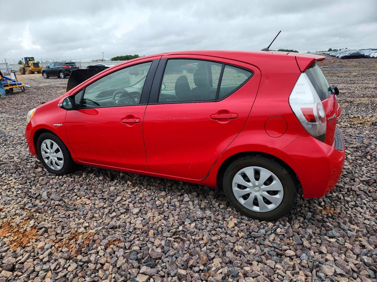 2014 TOYOTA PRIUS C TWO photo 4