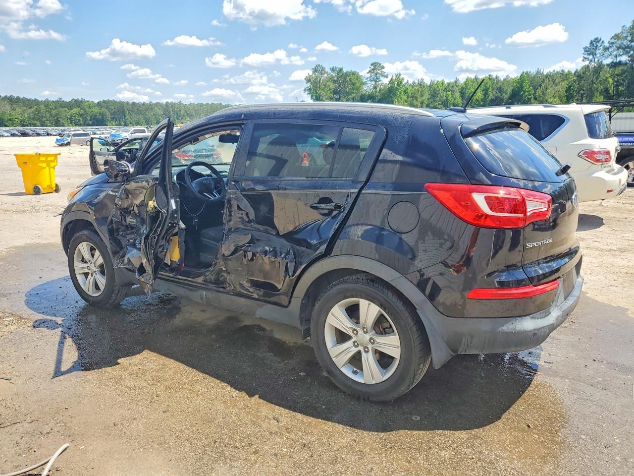 2012 KIA SPORTAGE LX photo 2