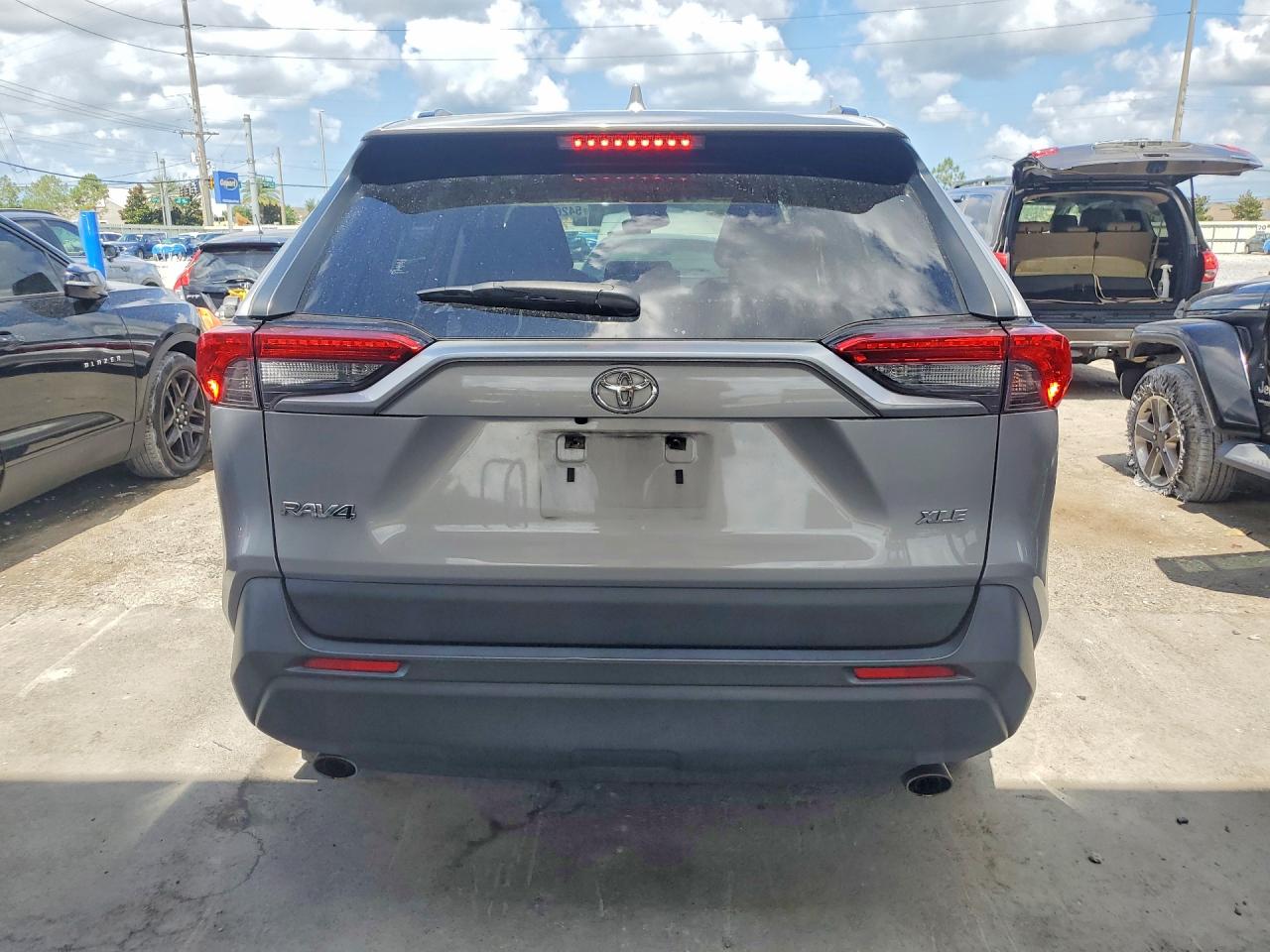 2019 TOYOTA RAV4 XLE PREMIUM photo 16