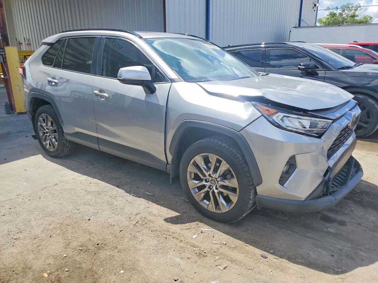 2019 TOYOTA RAV4 XLE PREMIUM photo 10