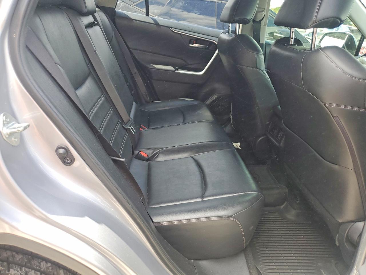 2019 TOYOTA RAV4 XLE PREMIUM photo 31