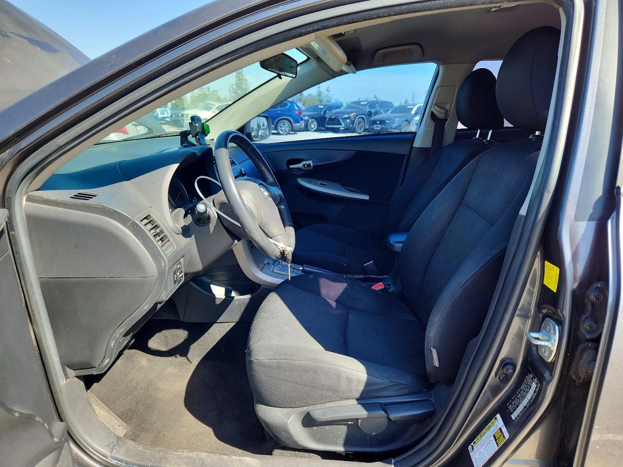 2010 TOYOTA COROLLA S photo 19
