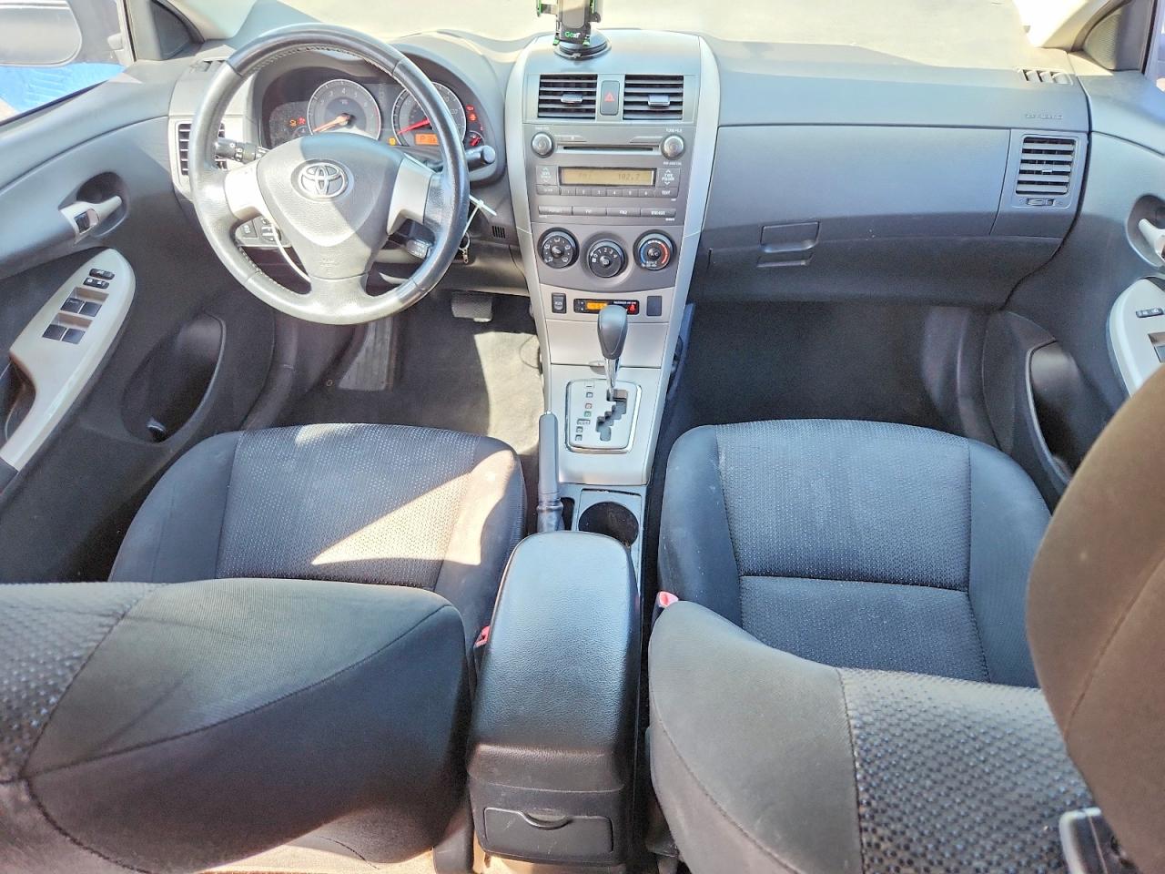 2010 TOYOTA COROLLA S photo 22
