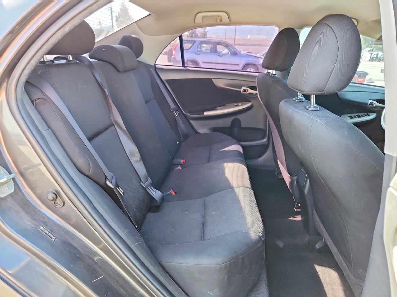 2010 TOYOTA COROLLA S photo 28