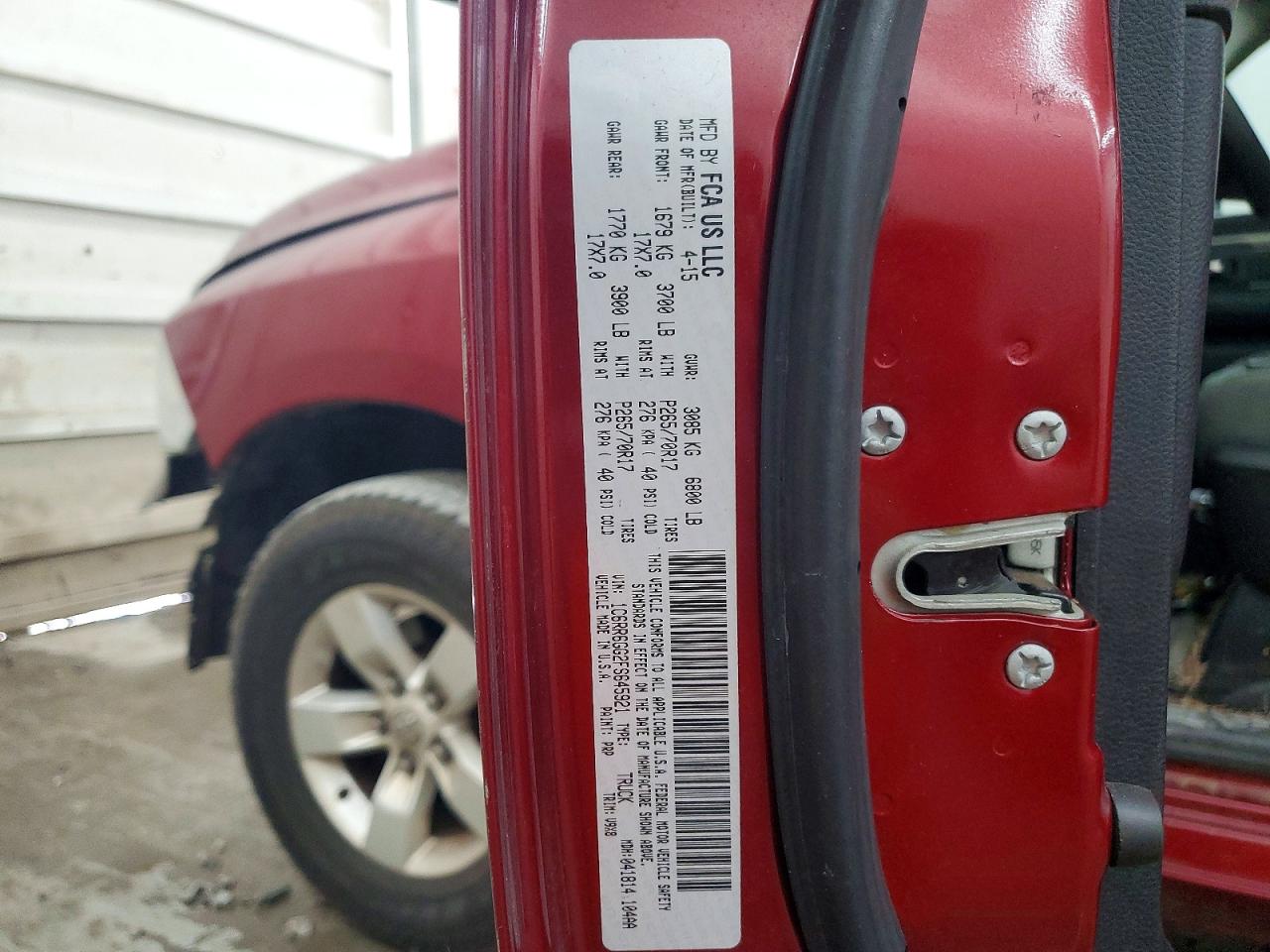 2015 RAM 1500 SLT photo 37