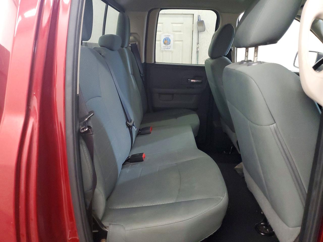 2015 RAM 1500 SLT photo 28