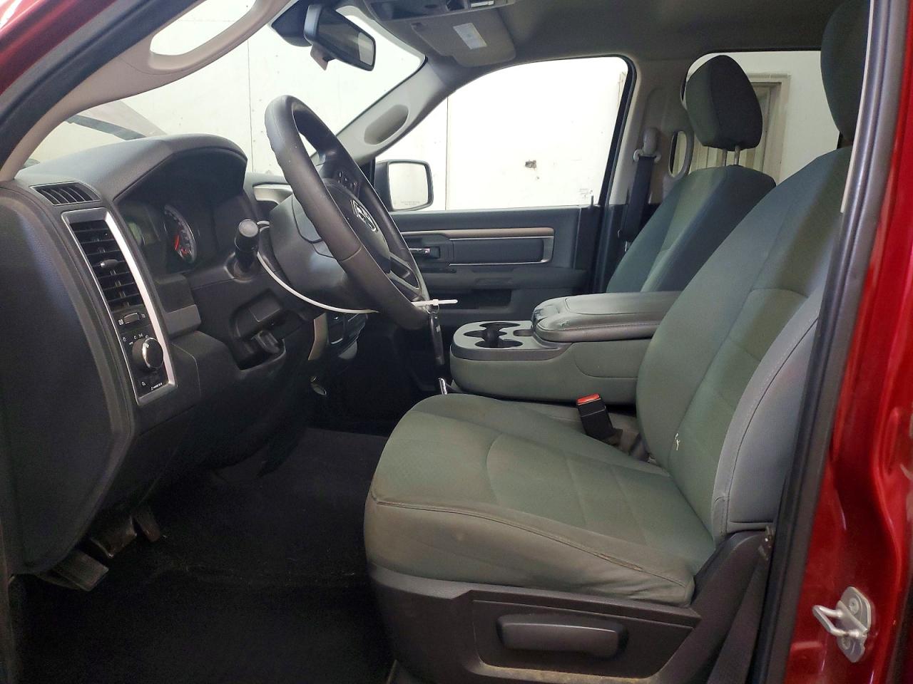 2015 RAM 1500 SLT photo 19