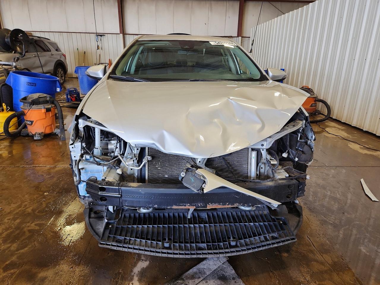 2019 TOYOTA COROLLA SE photo 5