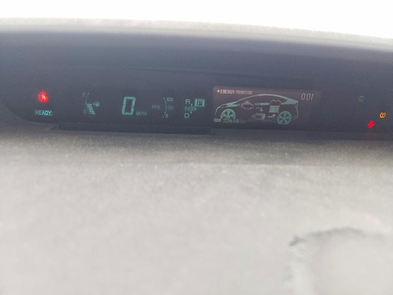 2011 TOYOTA PRIUS TWO photo 17