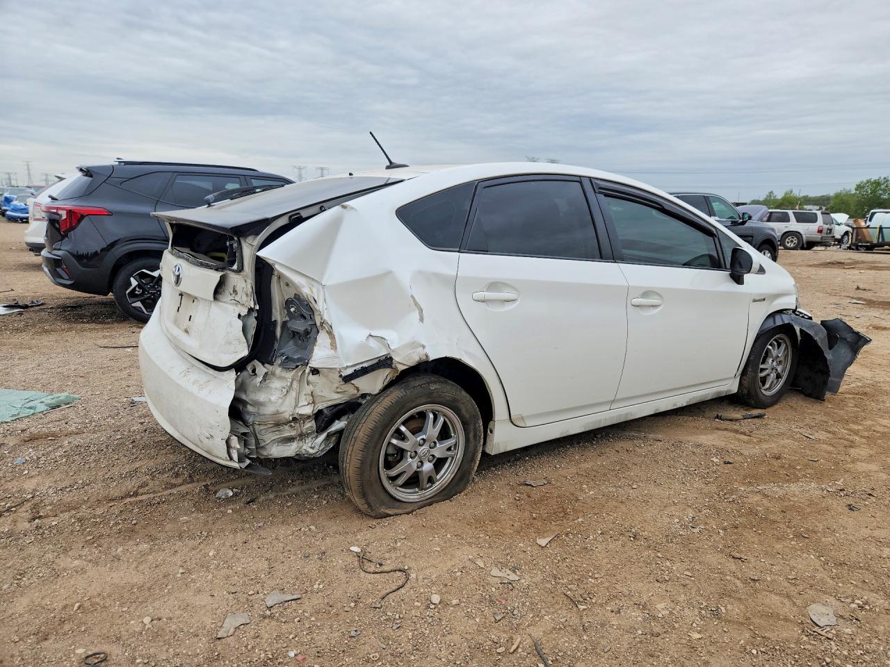 2011 TOYOTA PRIUS TWO photo 5