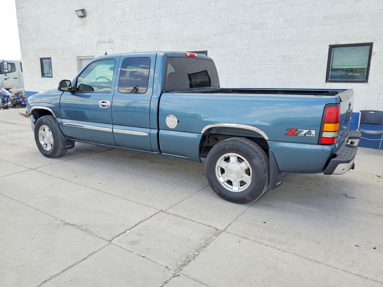 2006 GMC NEW SIERRA K1500 photo 3