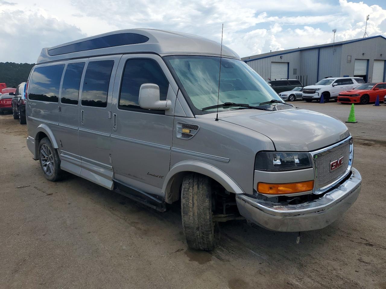 2020 GMC SAVANA G2500 photo 7