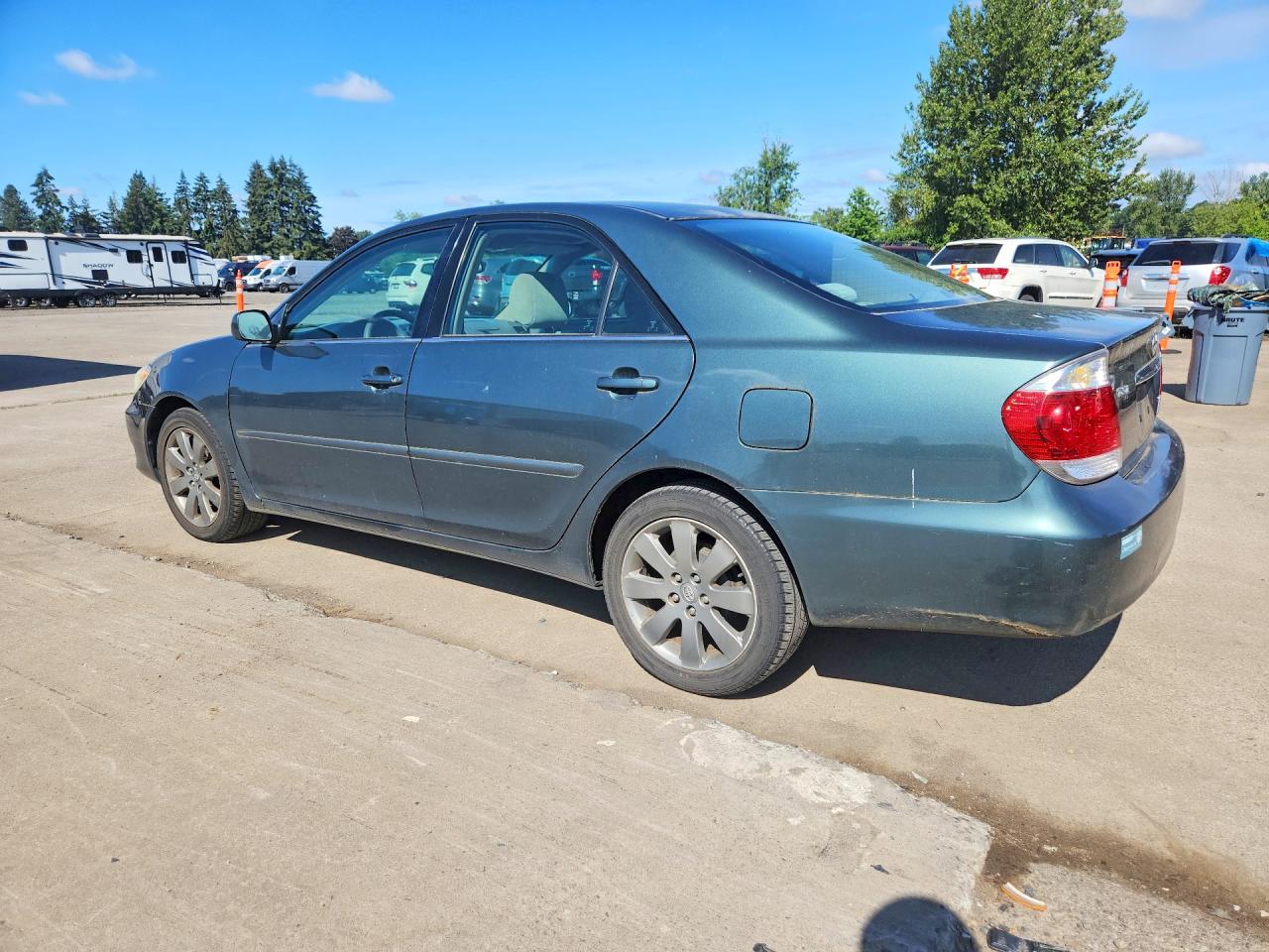 2005 TOYOTA CAMRY LE photo 3