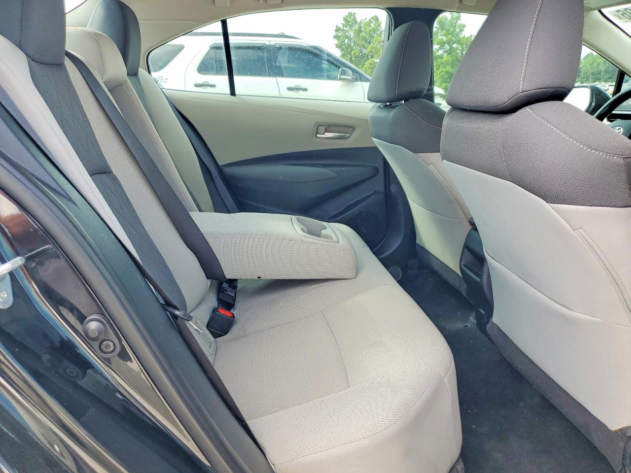 2020 TOYOTA COROLLA LE photo 19