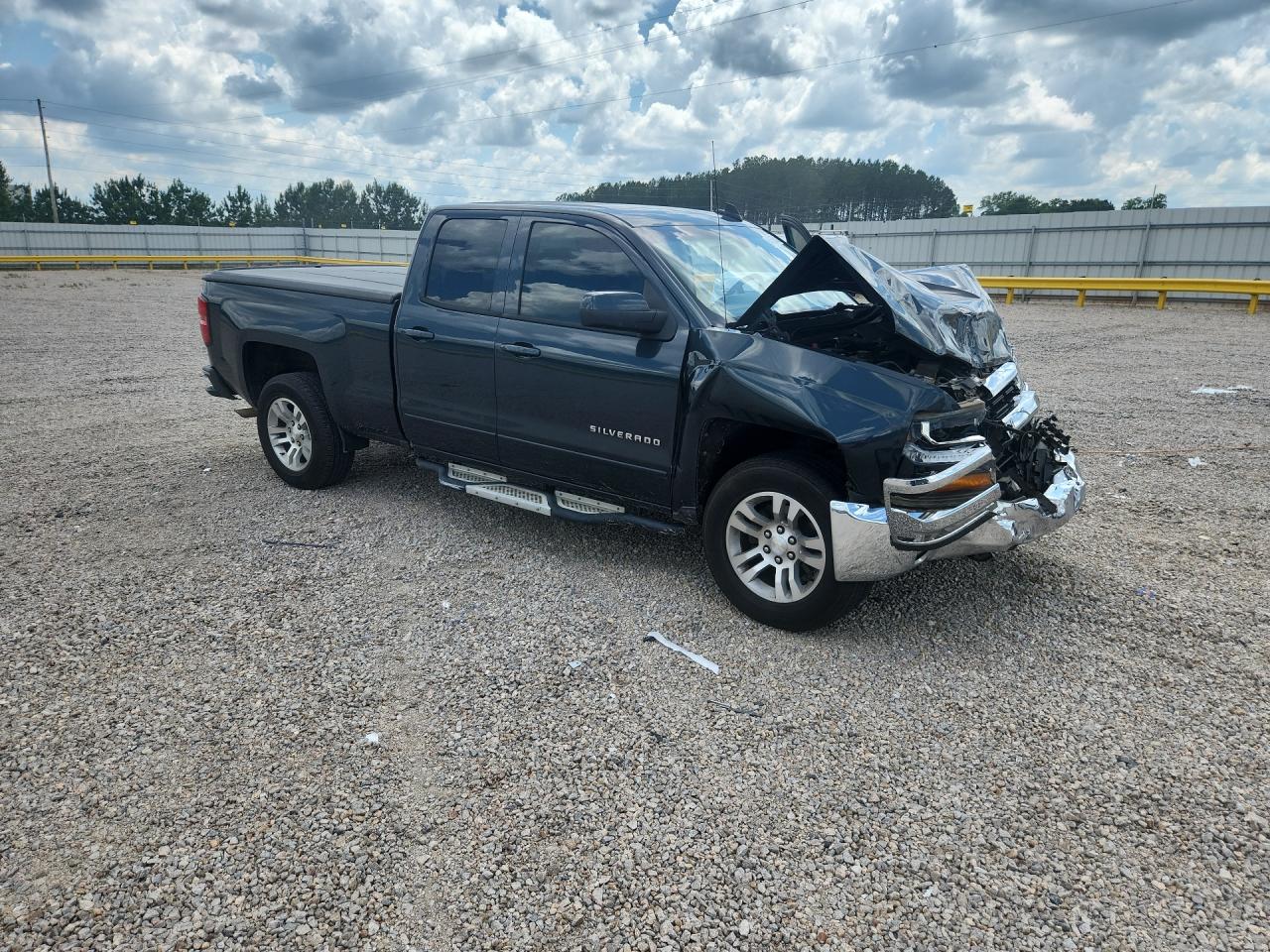 2017 CHEVROLET SILVERADO C1500 LT photo 10