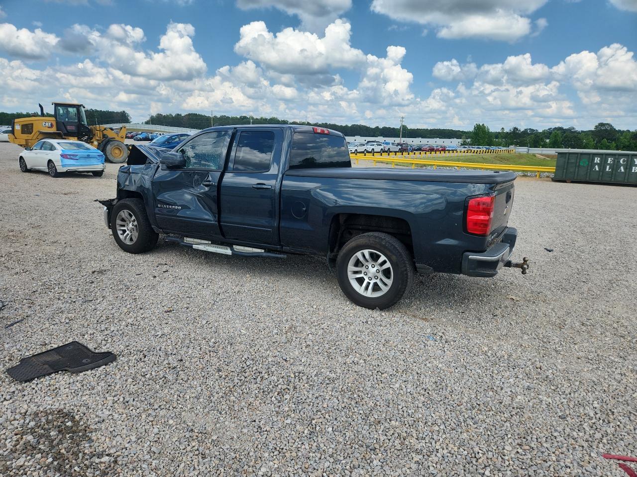 2017 CHEVROLET SILVERADO C1500 LT photo 4