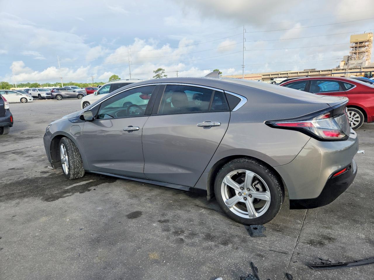 2017 CHEVROLET VOLT LT photo 3
